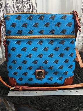 EUC Dooney & Bourke Blue Crossbody Bag with Signature Logo